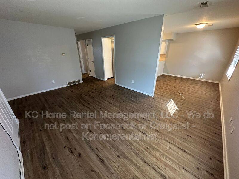 Apartment for rent at 13428 Spring St, Grandview, MO 64030