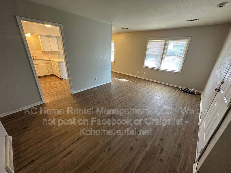 Apartment for rent at 13428 Spring St, Grandview, MO 64030