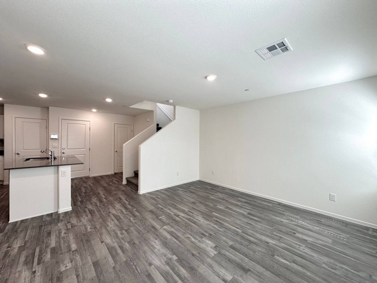 Townhouse for rent at 4921 Hunter Mesa Ave, Las Vegas, NV 89139