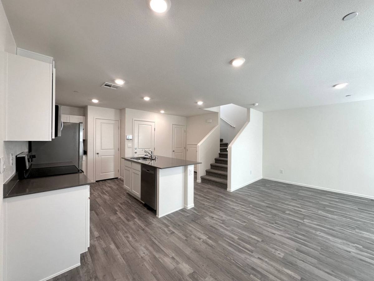 Townhouse for rent at 4921 Hunter Mesa Ave, Las Vegas, NV 89139