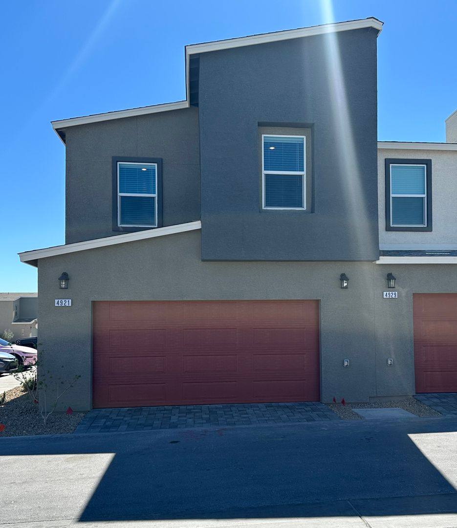 Townhouse for rent at 4921 Hunter Mesa Ave, Las Vegas, NV 89139