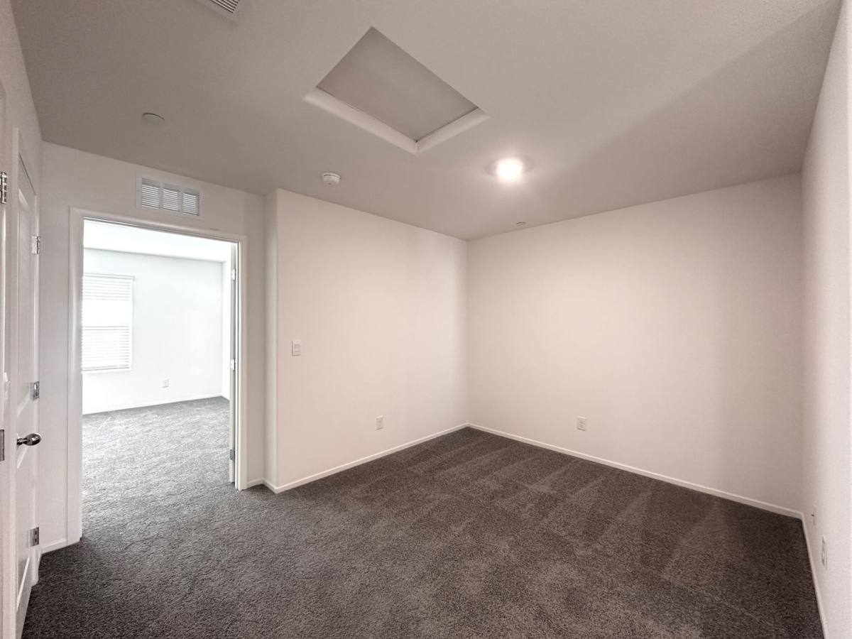 Townhouse for rent at 4921 Hunter Mesa Ave, Las Vegas, NV 89139