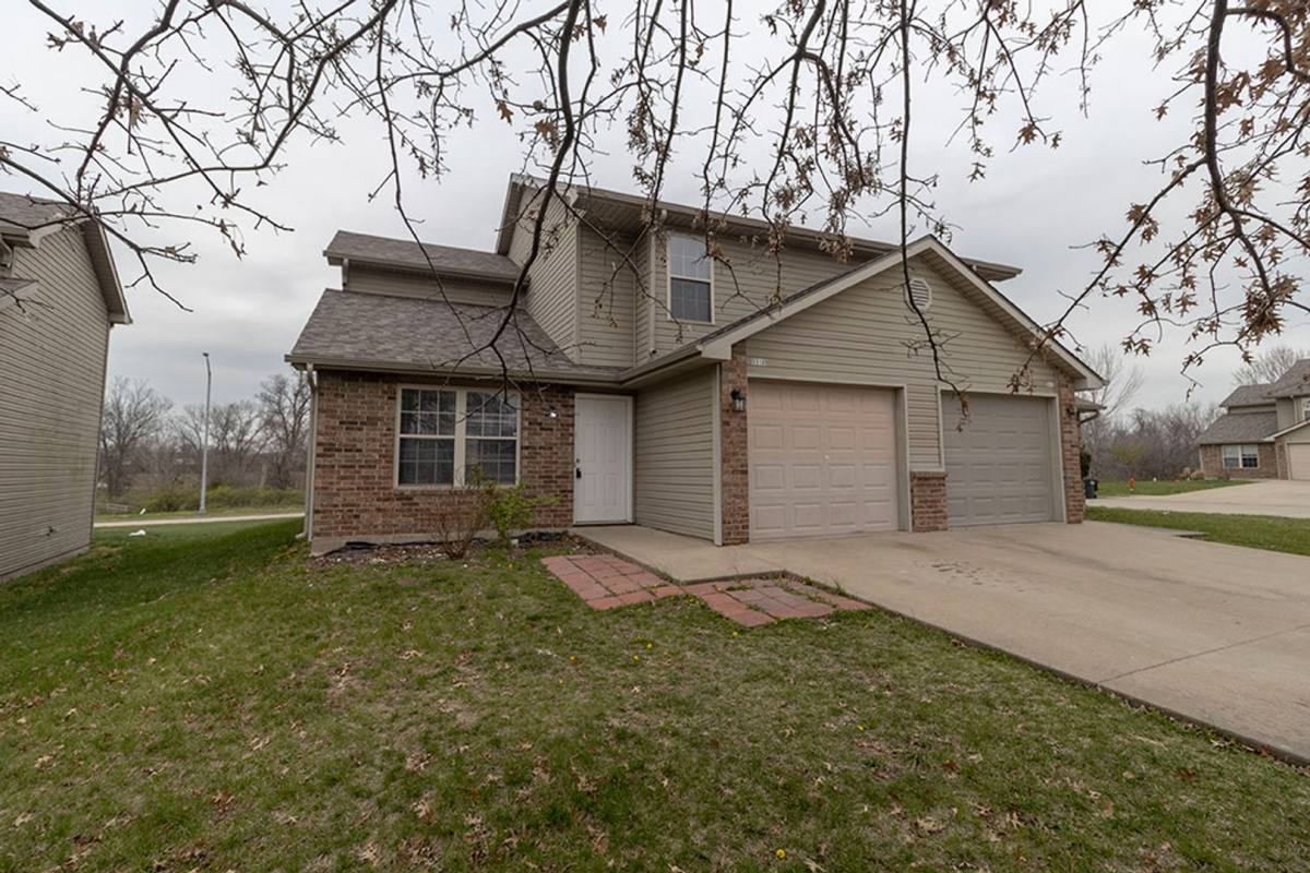 Apartment for rent at 5313-5315 Currituck Lane, Columbia, MO 65202