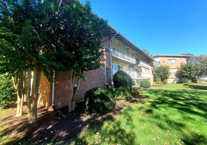 Apartment for rent at 5604 Crenshaw Rd #1525, Henrico, VA 23231