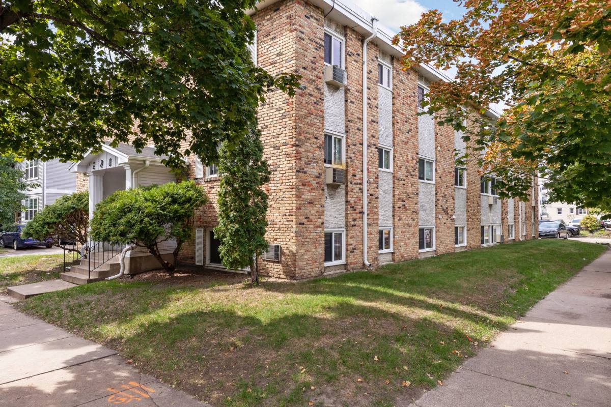 Apartment for rent at 2800 Colfax Ave S, Minneapolis, MN 55408