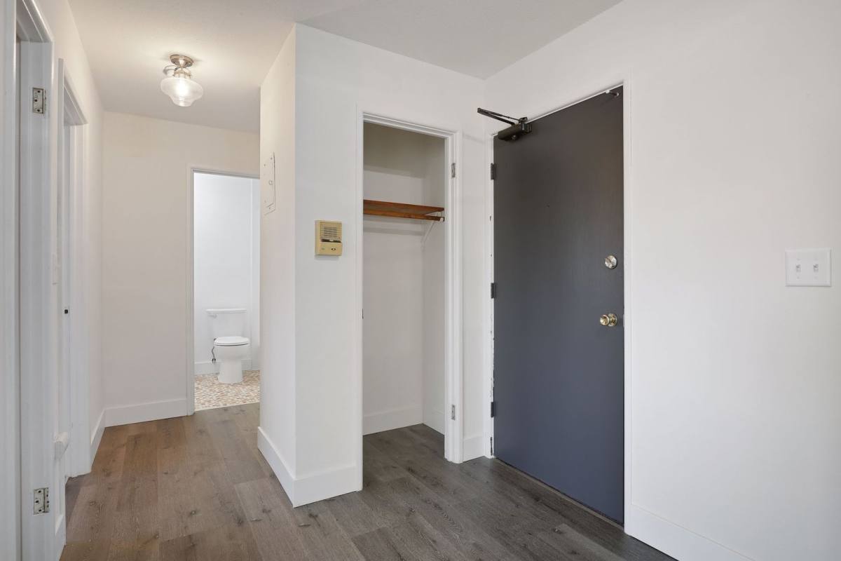 Apartment for rent at 2800 Colfax Ave S, Minneapolis, MN 55408