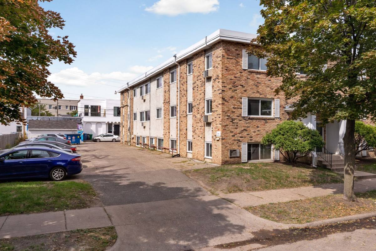 Apartment for rent at 2800 Colfax Ave S, Minneapolis, MN 55408