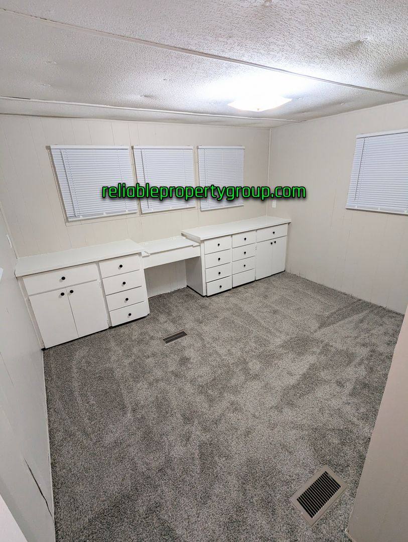 House for rent at 5614 W Cook Rd, Fort Wayne, IN 46818