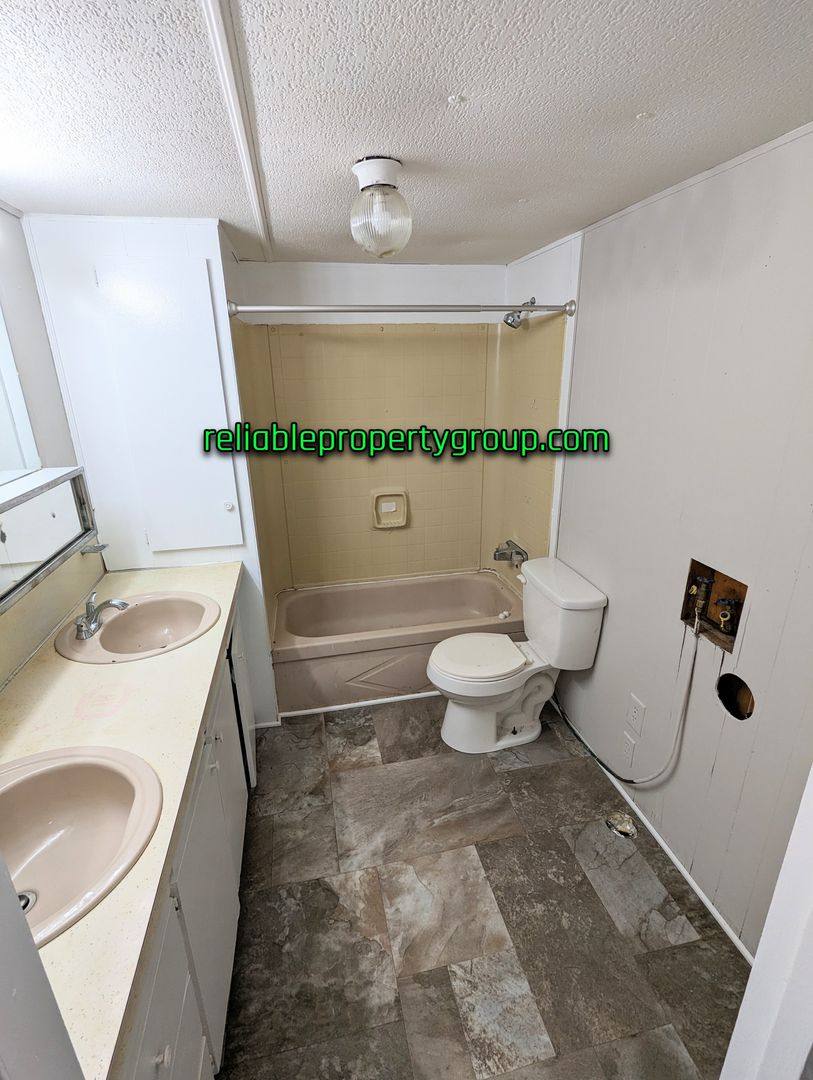 House for rent at 5614 W Cook Rd, Fort Wayne, IN 46818
