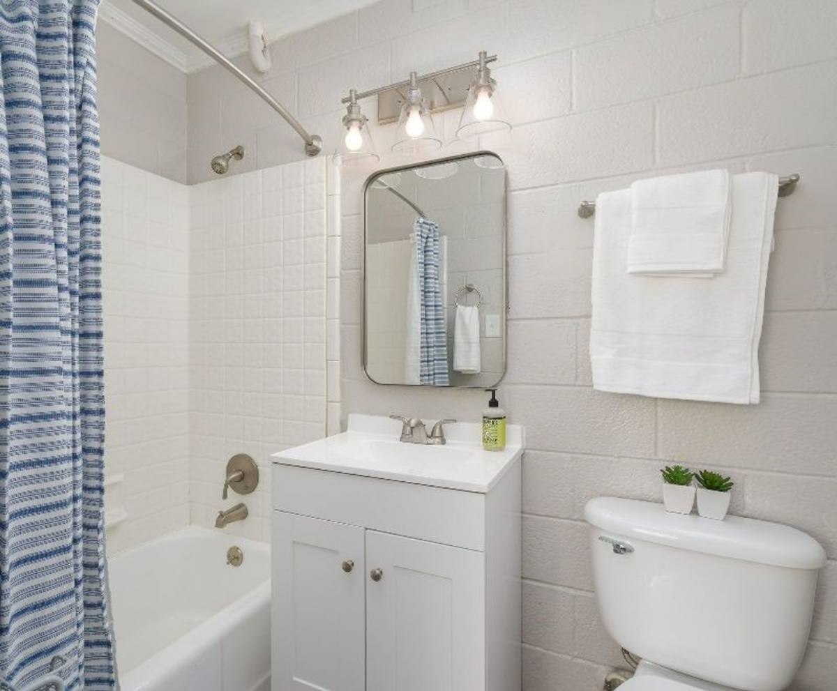 Apartment for rent at 230 S Park Dr, Greensboro, NC 27401