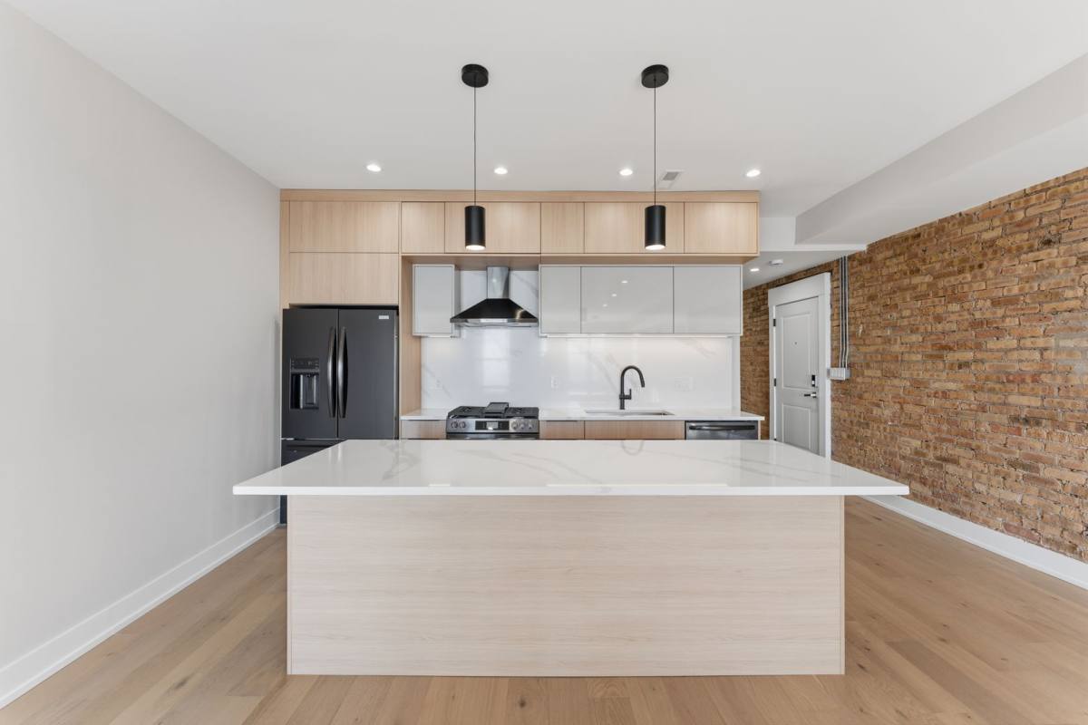 Apartment for rent at 7516 - 18 N Eastlake Terrace, Chicago, IL 60626
