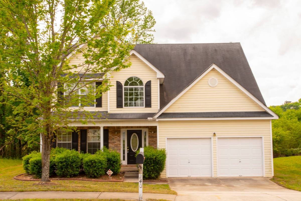 House for rent at 240 Dairyland Dr, Covington, GA 30016