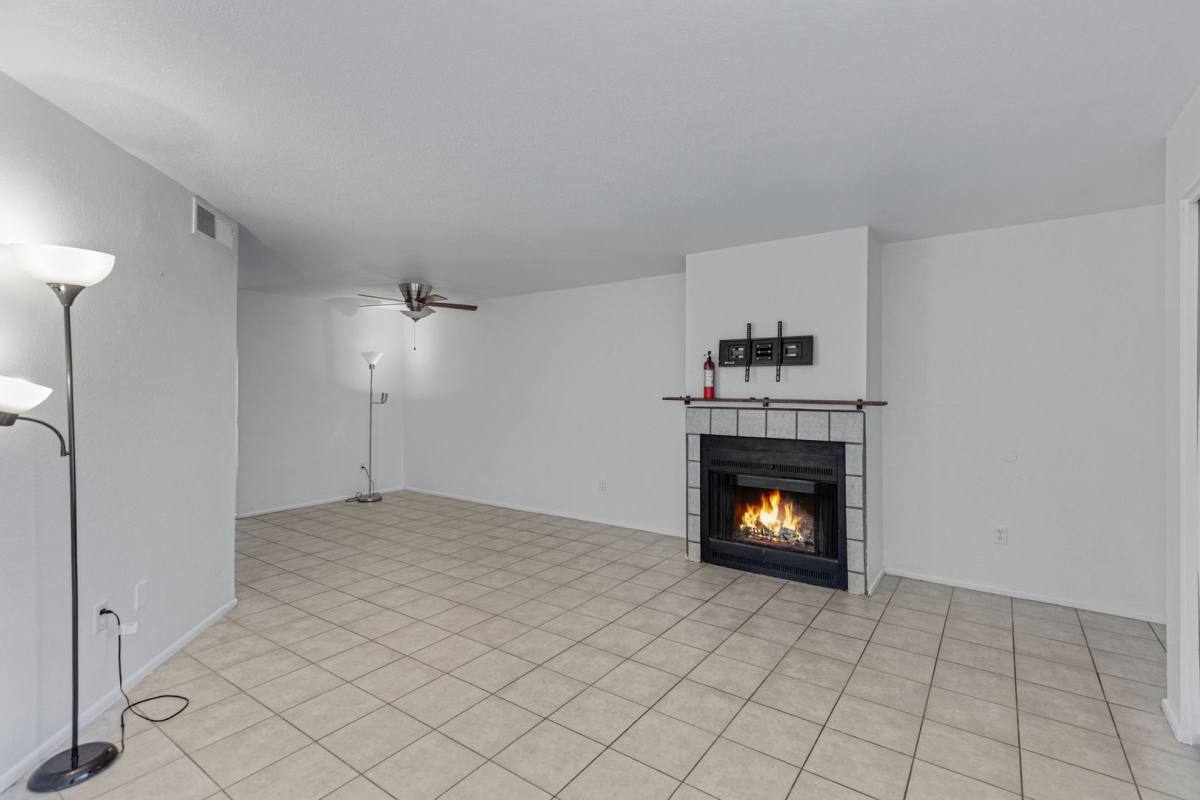 Condo for rent at 11640 N 51 Ave, Glendale, AZ 85304