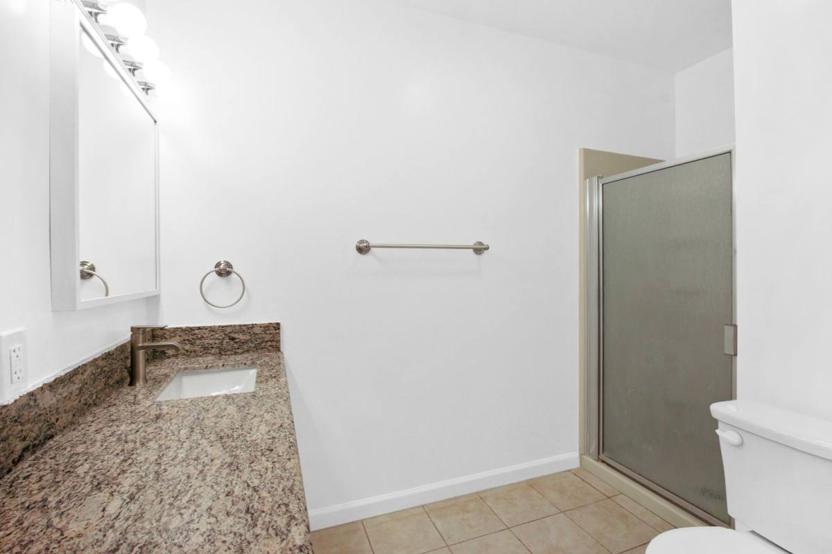 Apartment for rent at 1237 Berkeley St, Santa Monica, CA 90404
