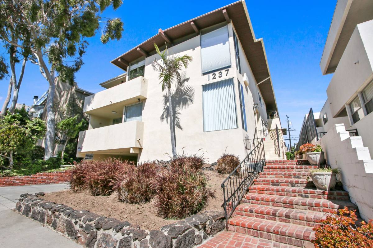 Apartment for rent at 1237 Berkeley St, Santa Monica, CA 90404