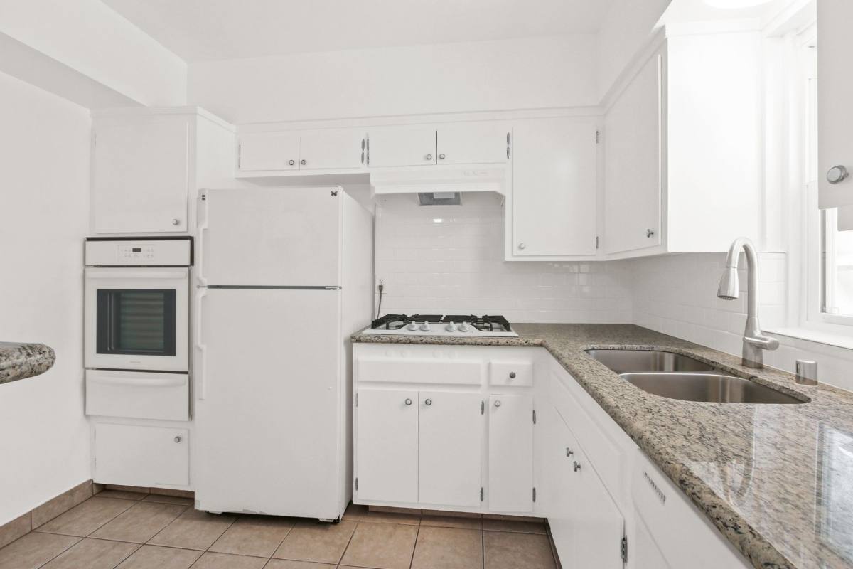 Apartment for rent at 1237 Berkeley St, Santa Monica, CA 90404