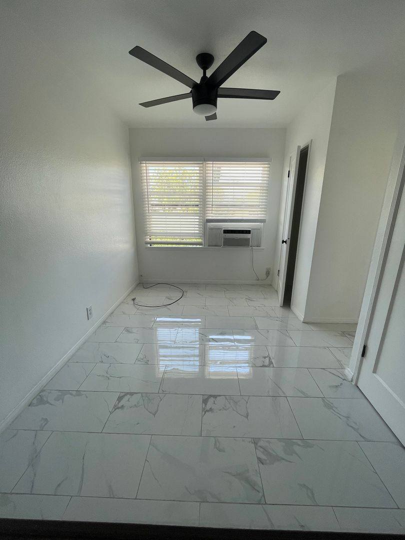 Townhouse for rent at 438-440 E Acacia Ave, Glendale, CA 91205