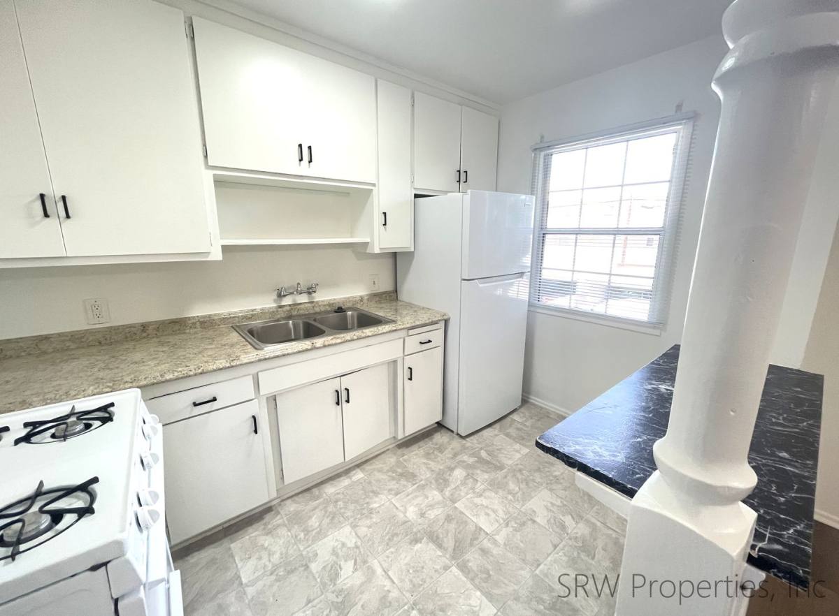 Apartment for rent at 4706-4708 Kester Ave, Sherman Oaks, CA 91403