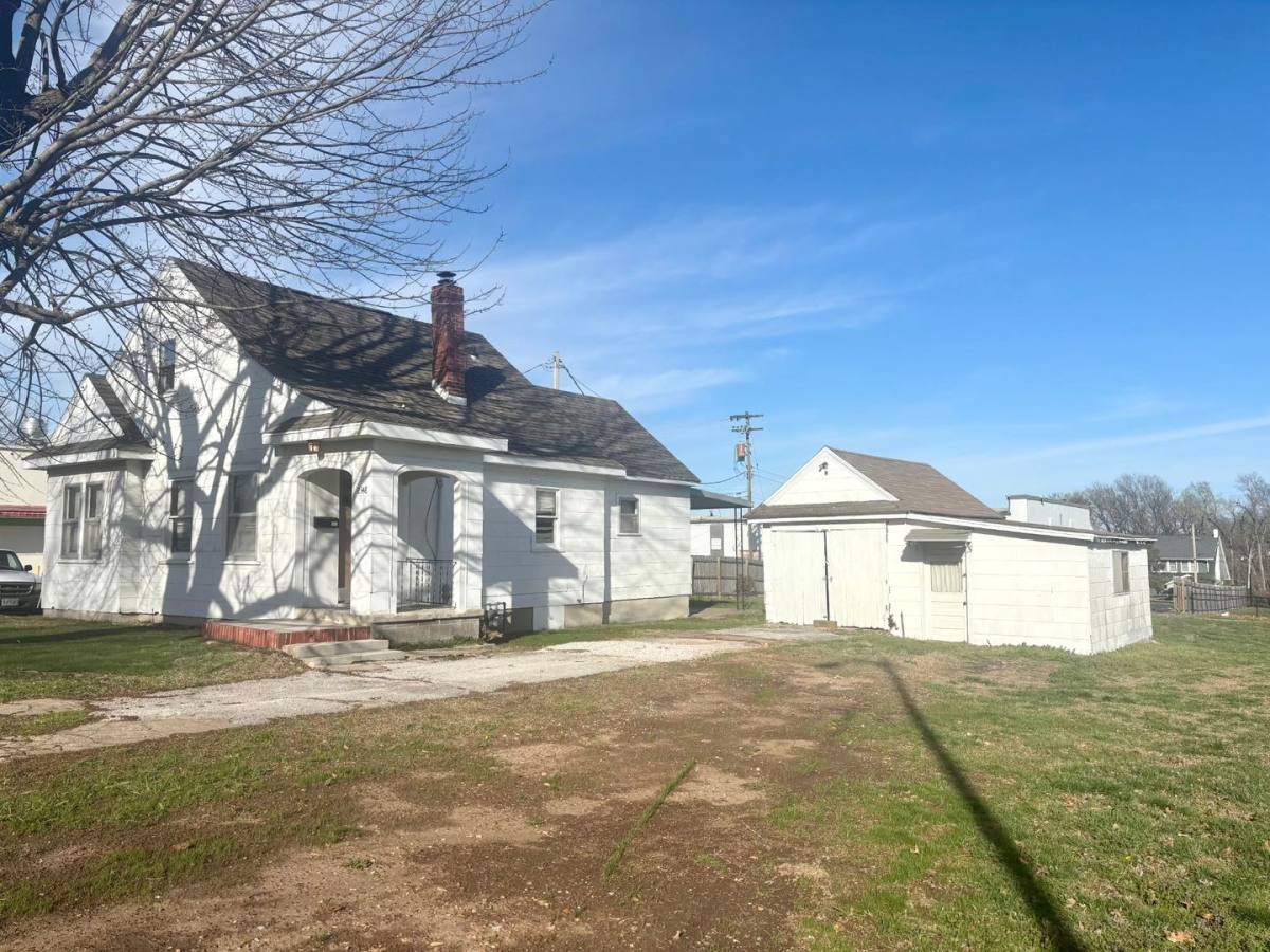 House for rent at 2348 N Campbell Ave, Springfield, MO 65803