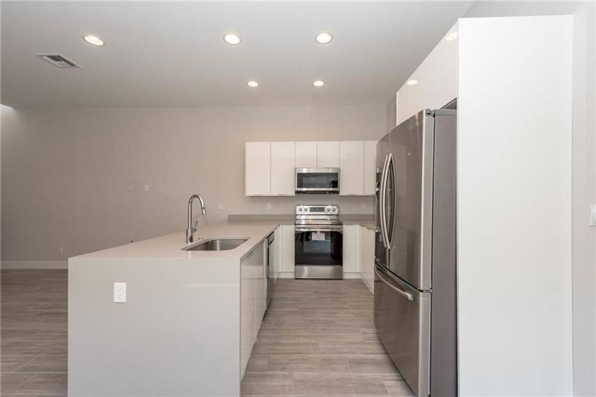 House for rent at 1105 NE 2nd Ave, Fort Lauderdale, FL 33304