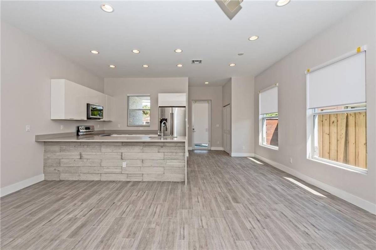 House for rent at 1105 NE 2nd Ave, Fort Lauderdale, FL 33304