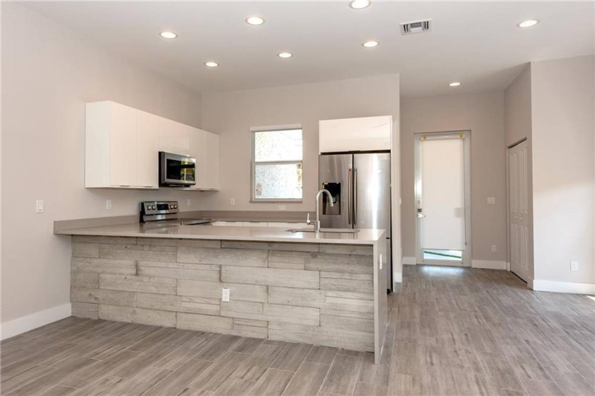 House for rent at 1105 NE 2nd Ave, Fort Lauderdale, FL 33304