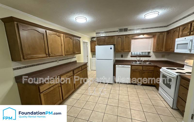 House for rent at 2621 Derbyshire Ave, Memphis, TN 38127