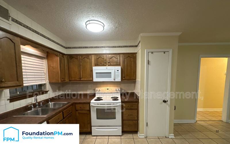 House for rent at 2621 Derbyshire Ave, Memphis, TN 38127