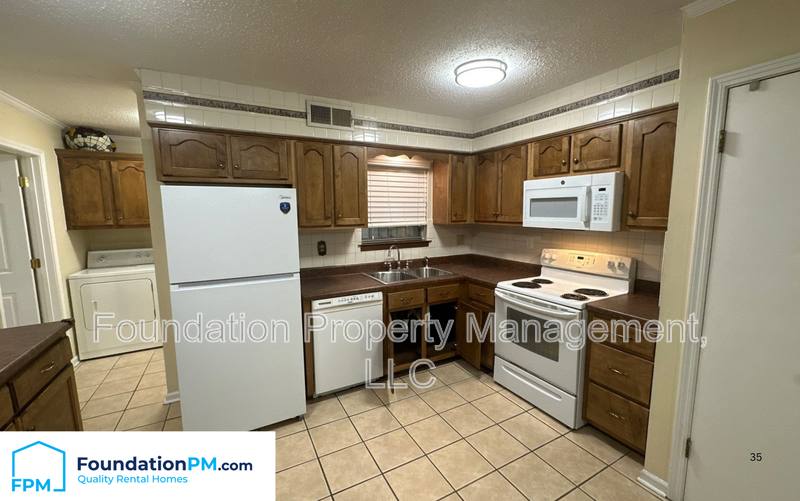 House for rent at 2621 Derbyshire Ave, Memphis, TN 38127