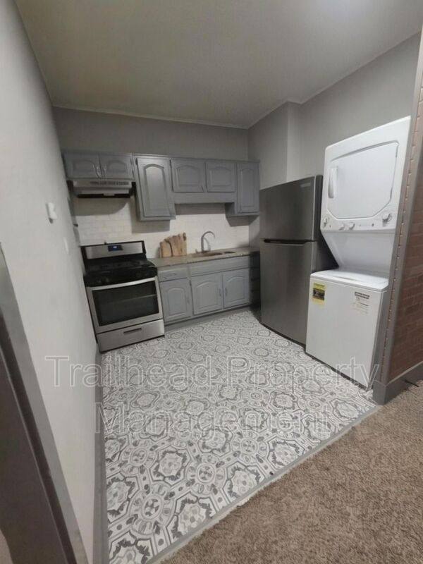 Apartment for rent at 3227 Central St #3, Kansas City, MO 64111