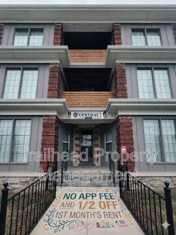 Apartment for rent at 3227 Central St #3, Kansas City, MO 64111