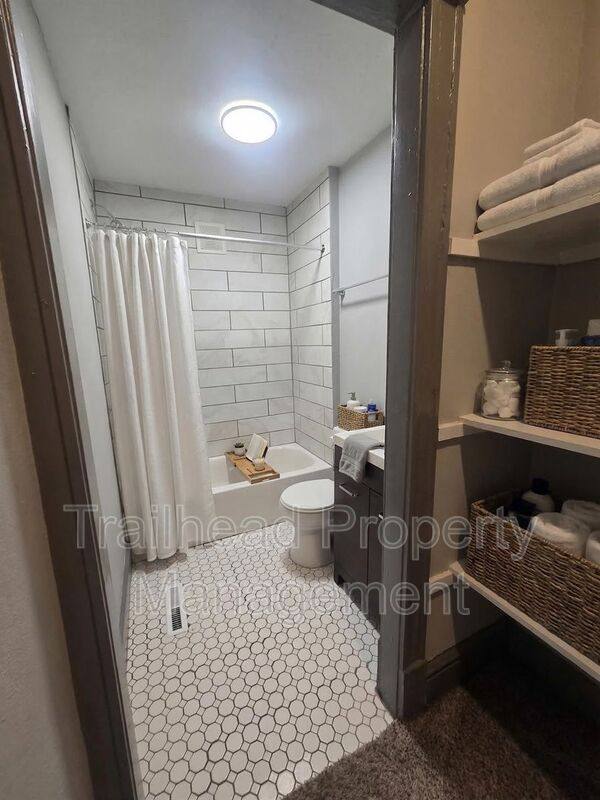 Apartment for rent at 3227 Central St #3, Kansas City, MO 64111
