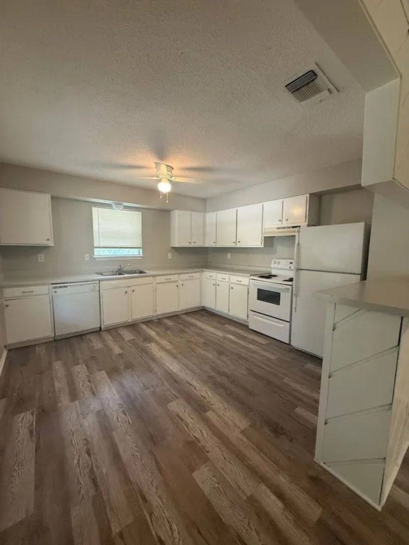 Apartment for rent at 103 Smith Lane, San Marcos, TX 78666