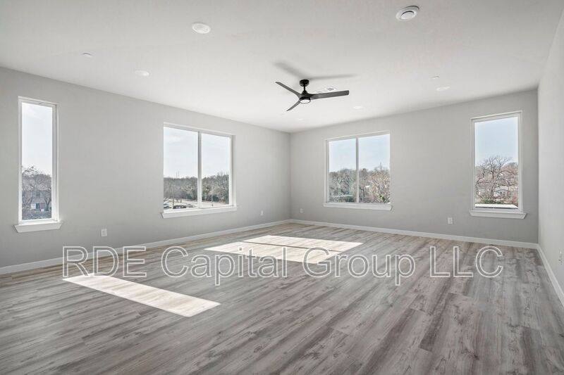 Apartment for rent at 948 S Corinth St Rd #3, Dallas, TX 75215