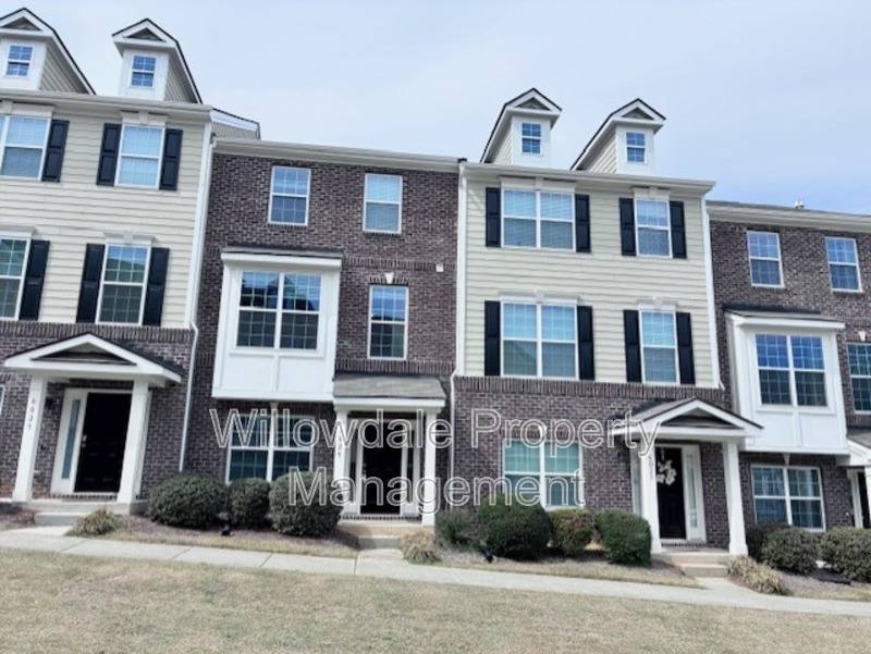 Townhouse for rent at 6025 Kentworth Dr, Holly Springs, NC 27540