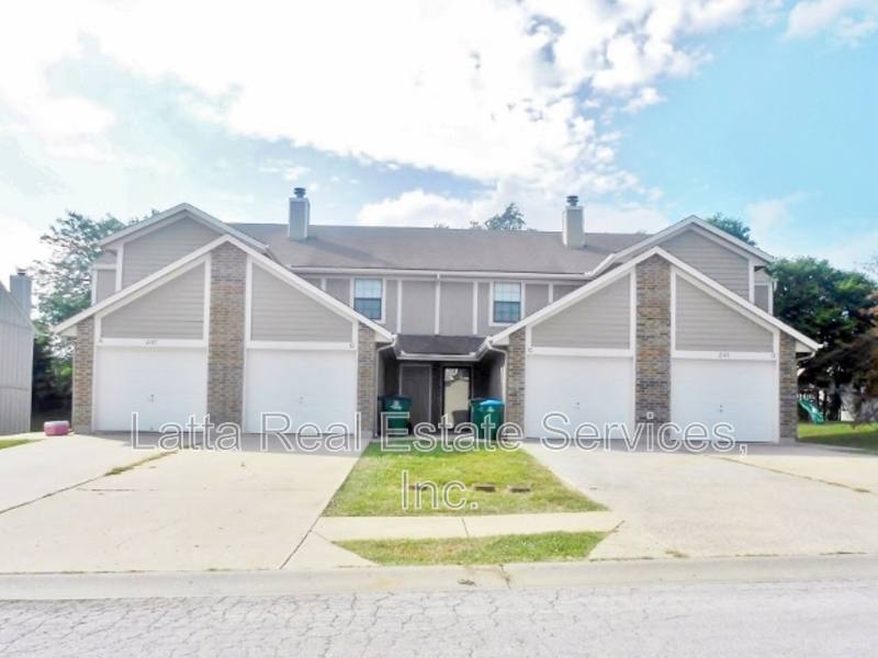 Townhouse for rent at 2115 Highridge Dr #C, Pleasant Hill, MO 64080