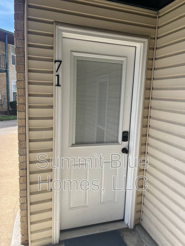 Apartment for rent at 555 N Dupont Ave, Madison, TN 37115