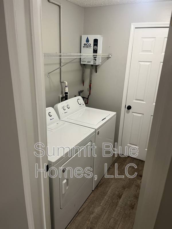 Apartment for rent at 555 N Dupont Ave, Madison, TN 37115