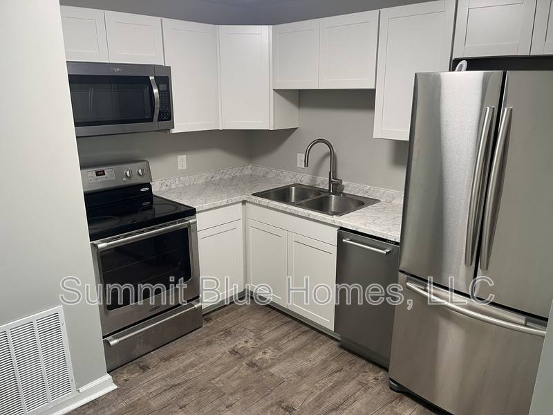 Apartment for rent at 555 N Dupont Ave, Madison, TN 37115