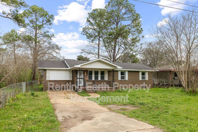 House for rent at 2129 13th St N, Bessemer, AL 35020