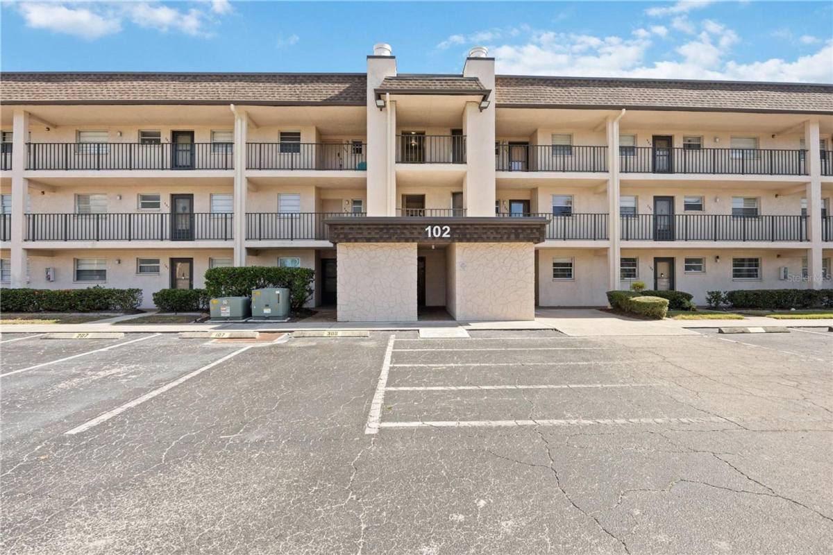 Condo for rent at 102 Capri Isles Blvd, Venice, FL 34292
