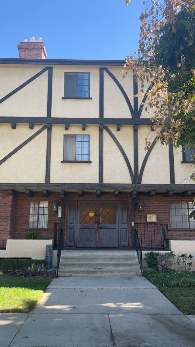 Apartment for rent at 210 N Belmont Ave, Glendale, CA 91206