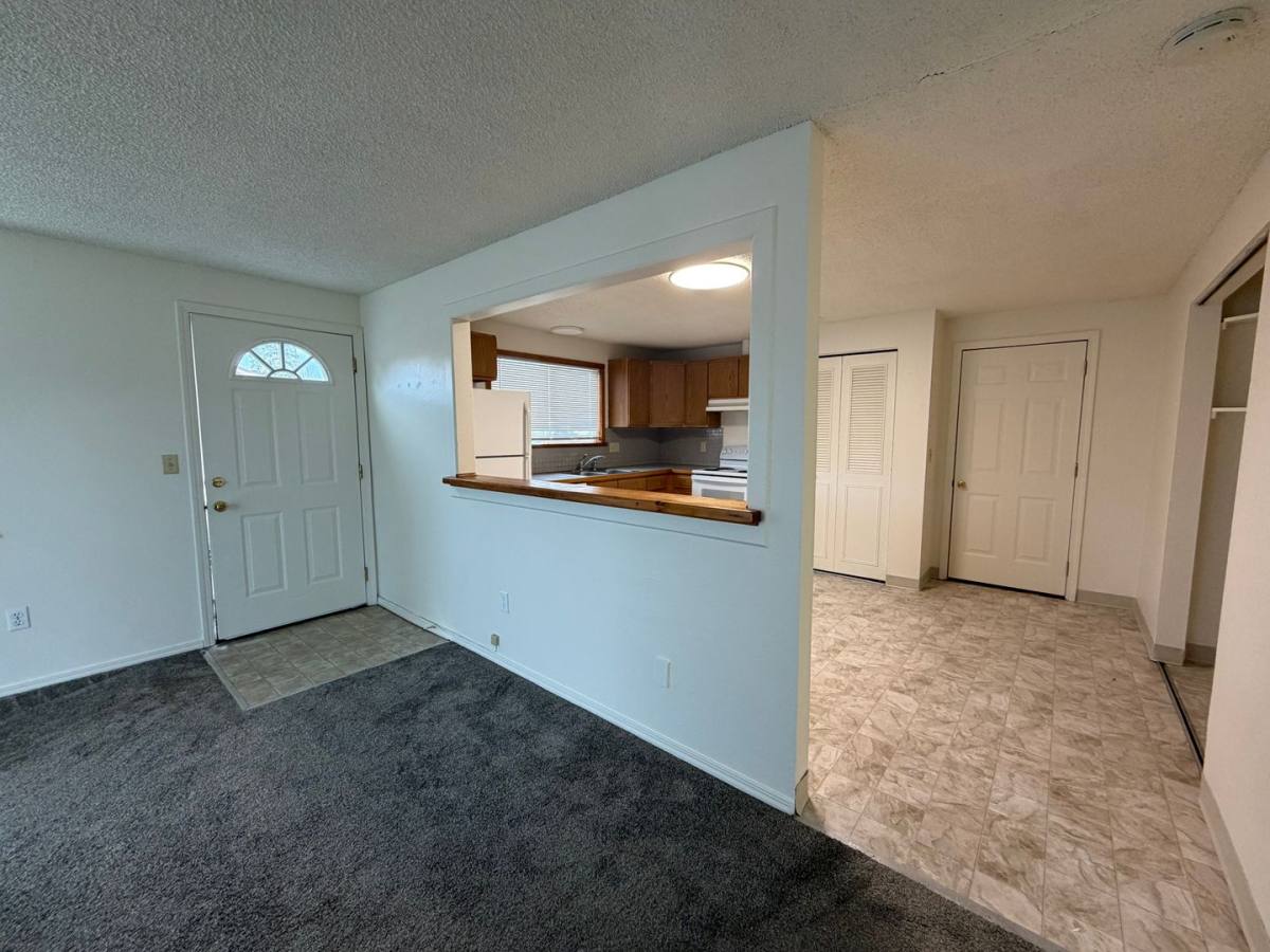 Apartment for rent at 3039 Kane St, Klamath Falls, OR 97603