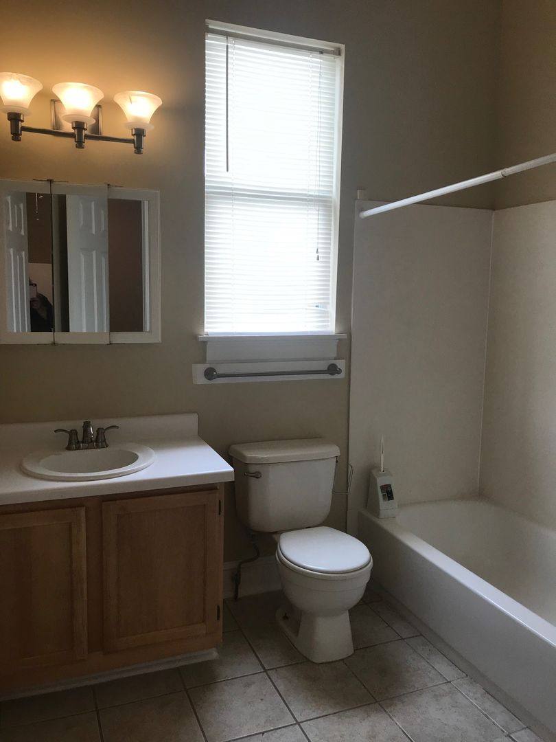 Apartment for rent at 1014-1016 Thalia St, New Orleans, LA 70130