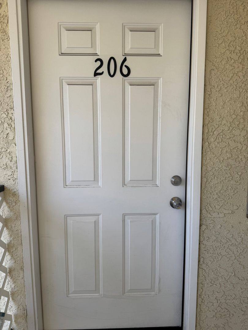Apartment for rent at 5101 Huntington Dr N, Los Angeles, CA 90032