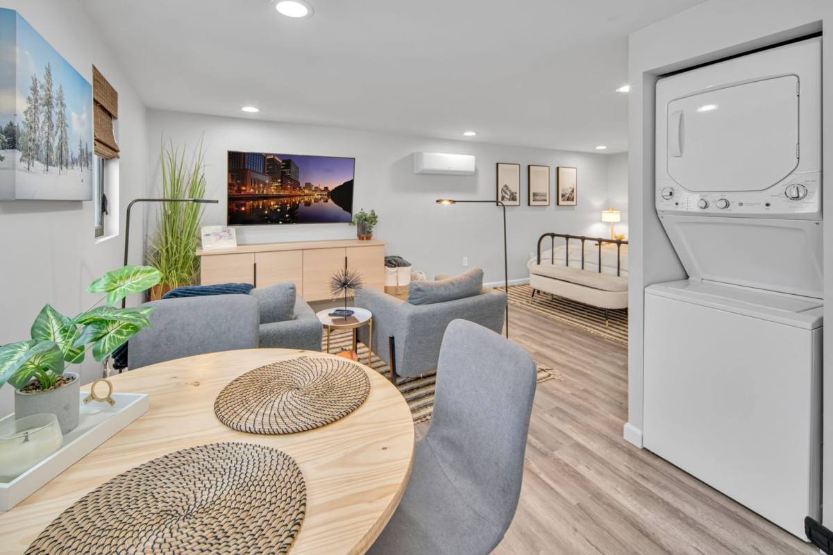 Apartment for rent at 437 Alameda Blv-Adu, Coronado, CA 92118