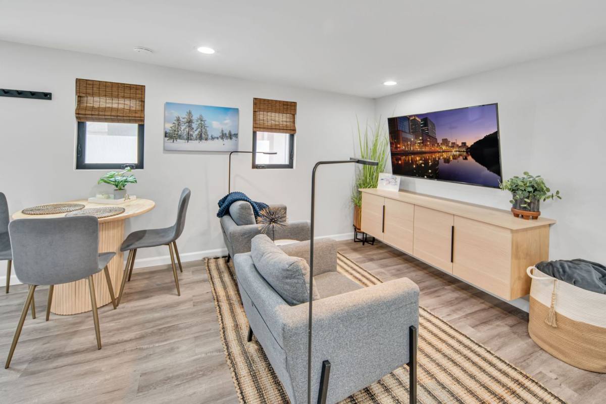 Apartment for rent at 437 Alameda Blv-Adu, Coronado, CA 92118
