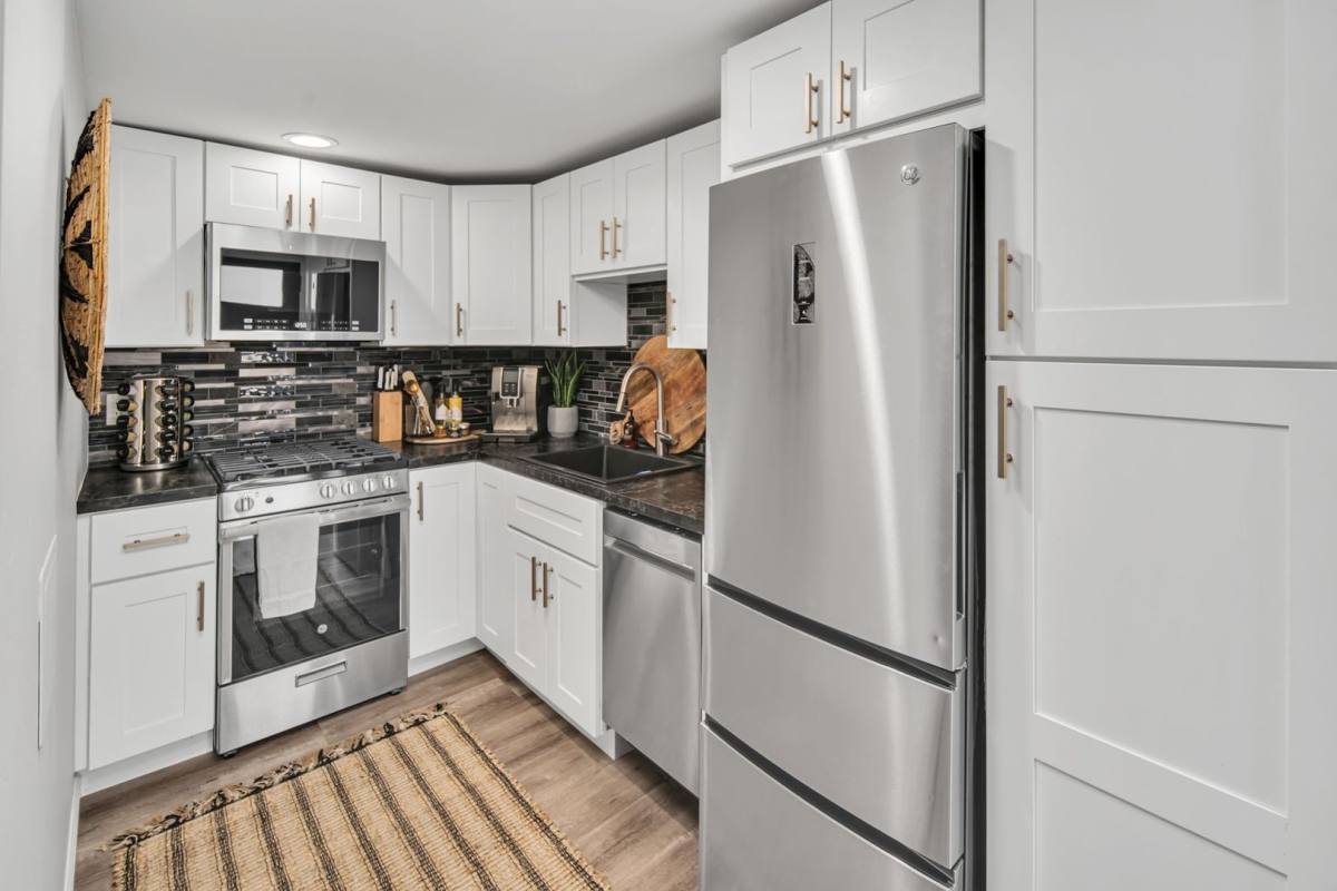 Apartment for rent at 437 Alameda Blv-Adu, Coronado, CA 92118