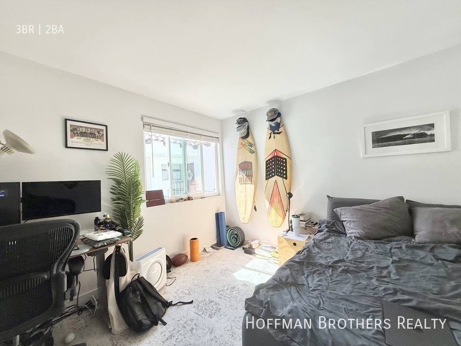 Apartment for rent at 1102 11th St #308, Santa Monica, CA 90403