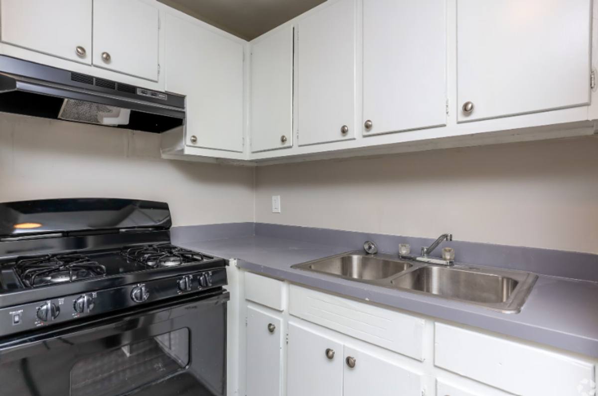 Apartment for rent at 320 Veterans Dr, Thomaston, GA 30286